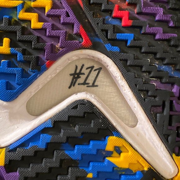 Men’s Nike Iridescent Swoosh Size 12 Sneakers - Picture 8 of 8